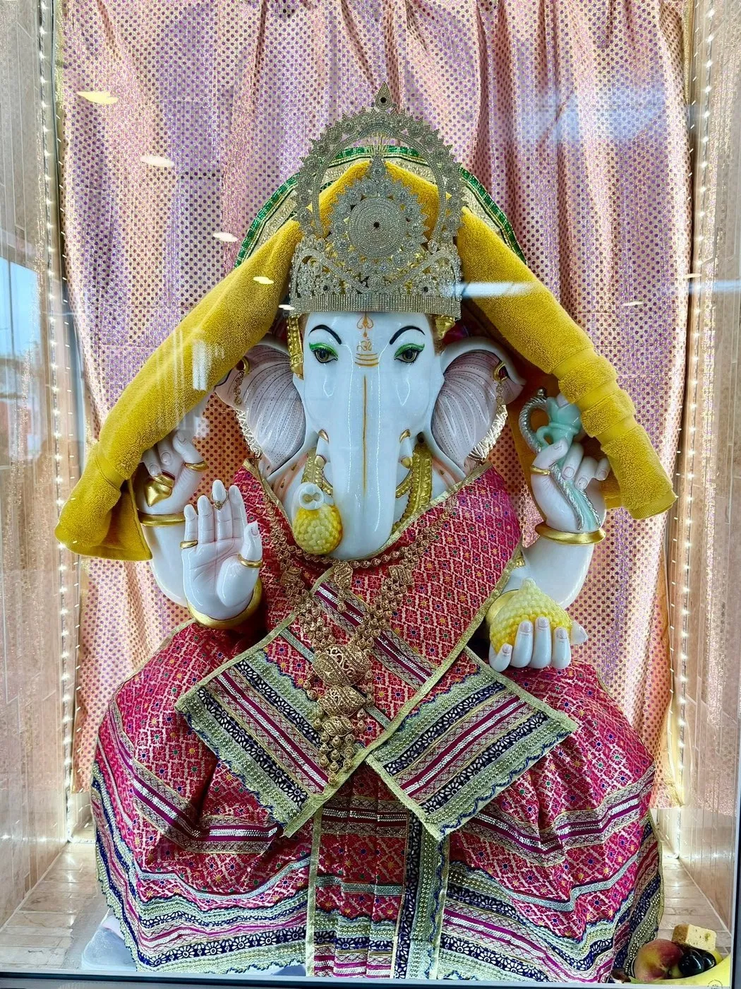 Ganesh Ji at Shri Maha Kali Bhameshwari Mandir, dressed in the shringar of a different day (4 of 5)