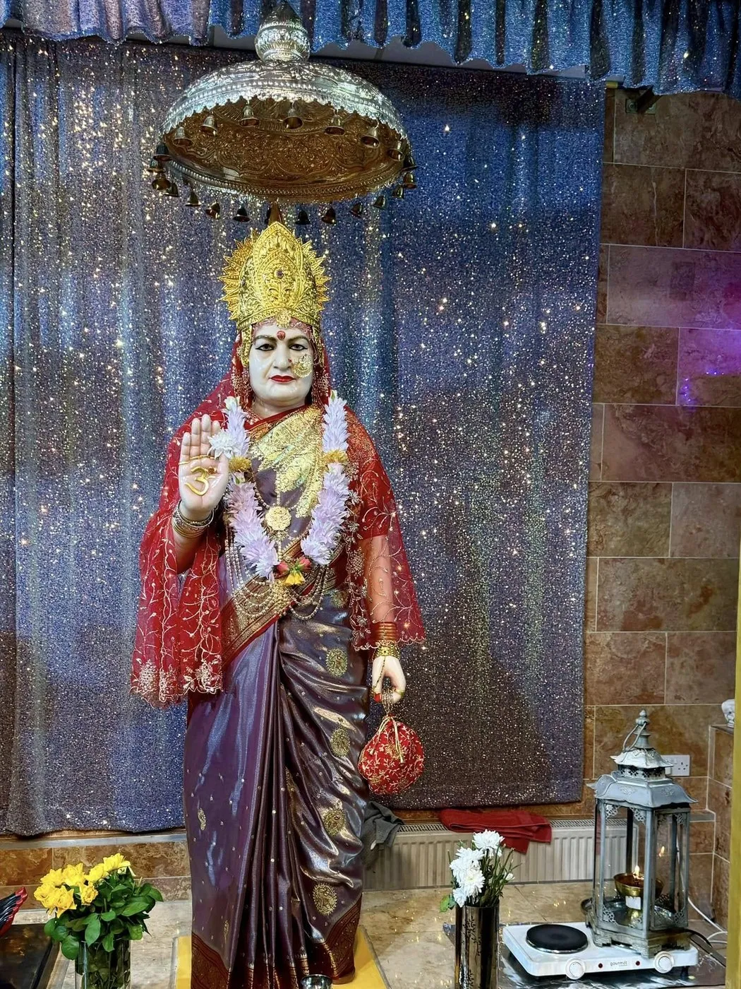 Maa Bhameshwari at Shri Maha Kali Bhameshwari Mandir, dressed in the shringar of a different day (3 of 20)