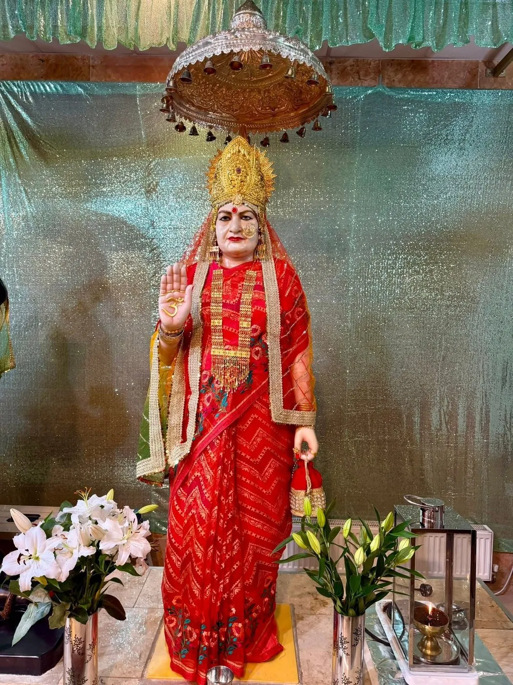 Maa Bhameshwari at Shri Maha Kali Bhameshwari Mandir, dressed in the shringar of a different day (19 of 20)