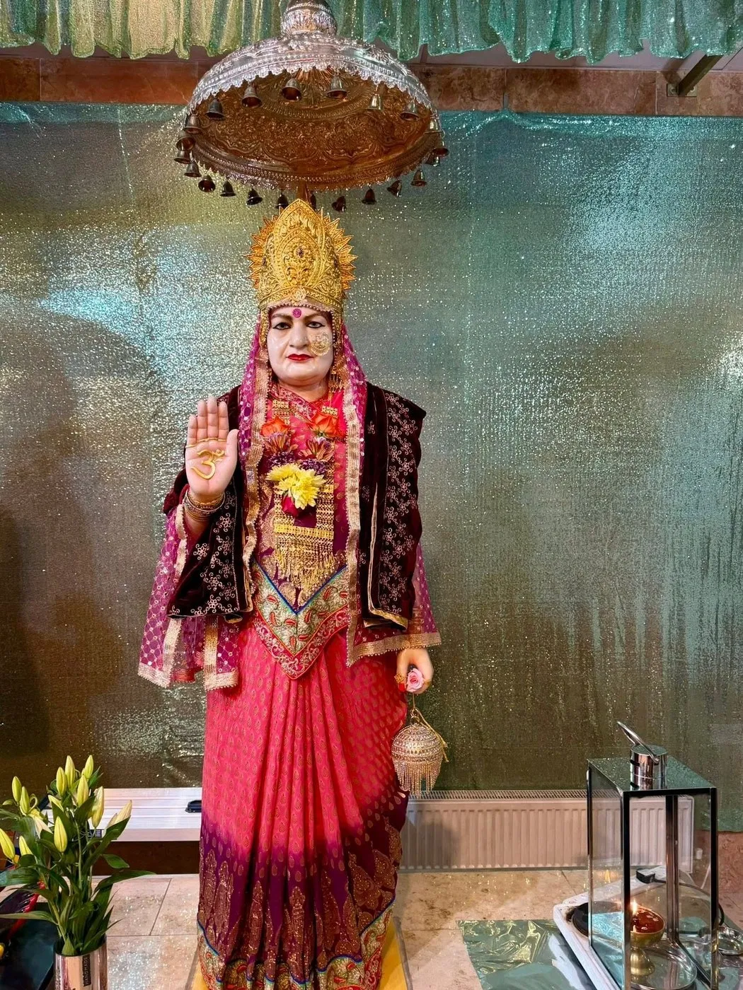 Maa Bhameshwari at Shri Maha Kali Bhameshwari Mandir, dressed in the shringar of a different day (20 of 20)
