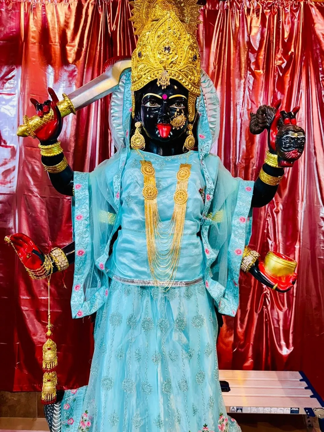 Maa Kali at Shri Maha Kali Bhameshwari Mandir, dressed in the shringar of a different day (8 of 13)