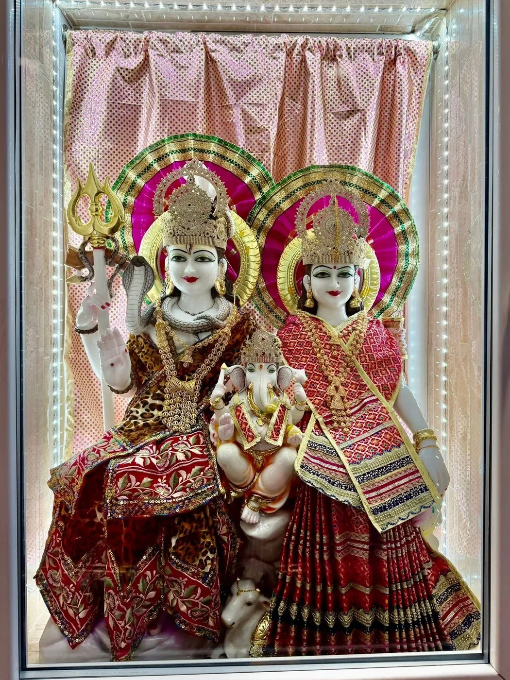 Radha–Krishna at Shri Maha Kali Bhameshwari Mandir, dressed in the shringar of a different day (2 of 7)